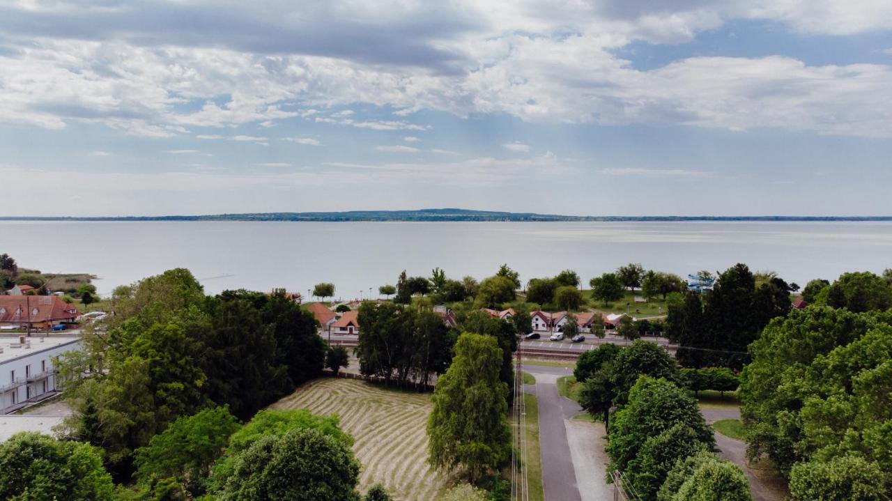 Nyirfa Apartman Vonyarcvashegy Eksteriør billede